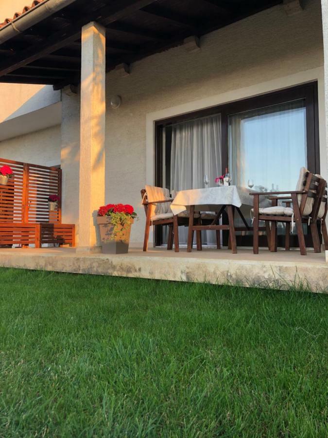 Apartment Vita Funtana Buitenkant foto